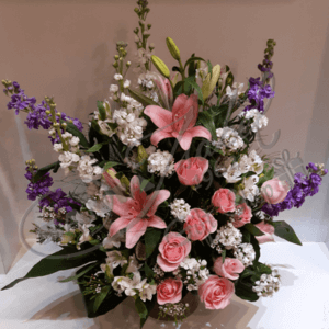 Rosas, lilium y flores de estación